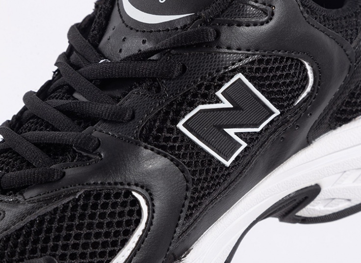 کتانی طرح New Balance مدل MR530