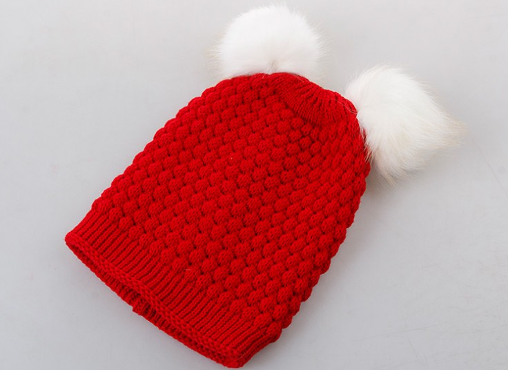کلاه بافت Poom Poom