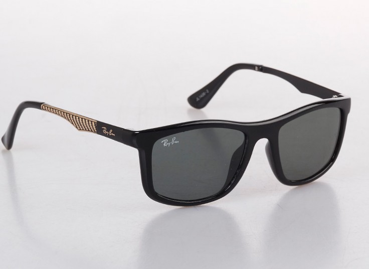 عینک آفتابی طرح RayBan