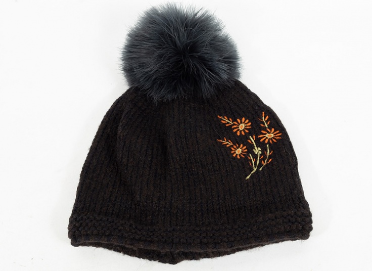 کلاه بافت منگوله دار Minette