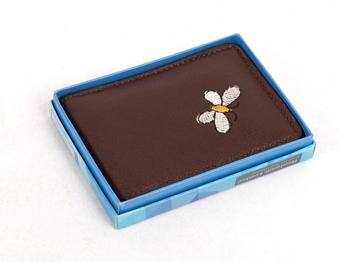 جاکارتی چرم گلدوزی‌ شده