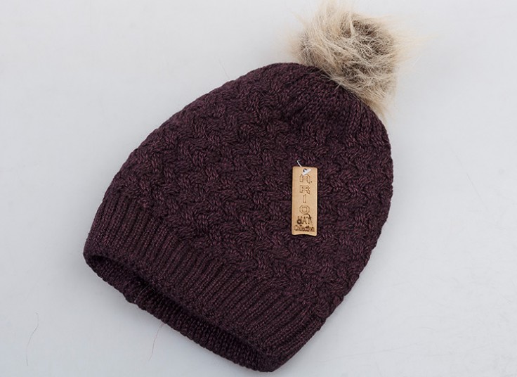 کلاه بافت Poom Poom