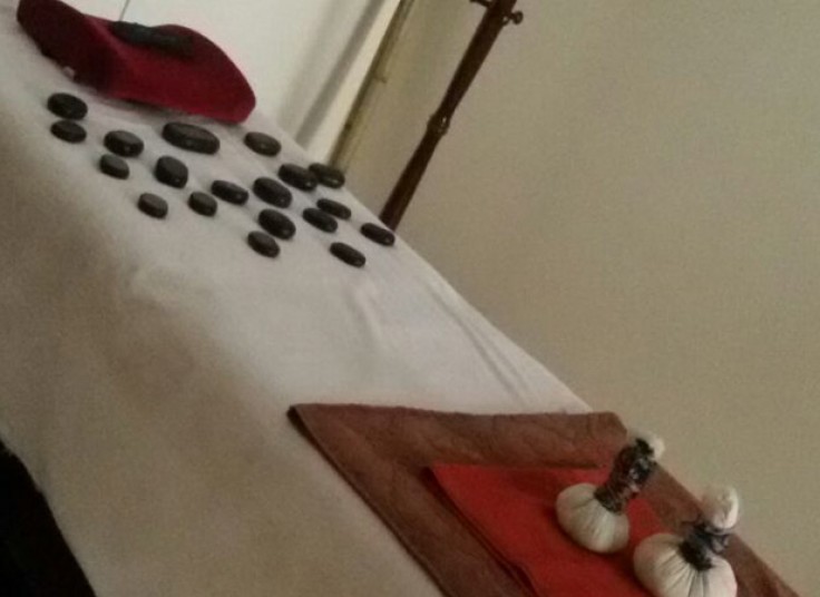 ماساژ صورت مرکز آروما