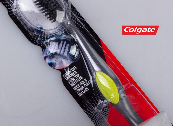 مسواک زغالی 360 Colgate