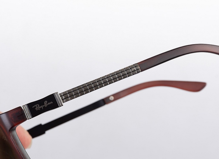 عینک آفتابی طرح RayBan