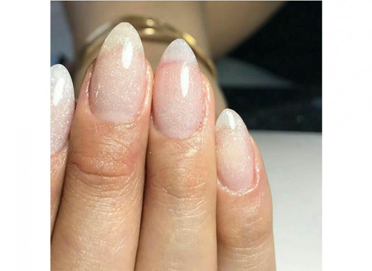 خدمات ناخن صورتگر ماه