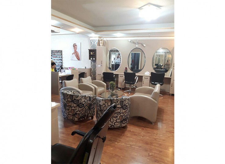 خدمات ناخن همه گل