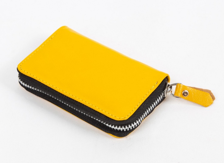 جاکارتی و کیف چرم طبیعی