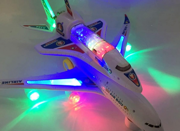 اسباب بازی هواپیمای ایرباس و شاتل