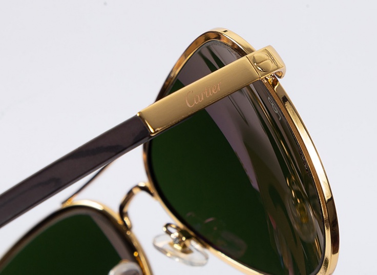 عینک آفتابی طرح Cartier