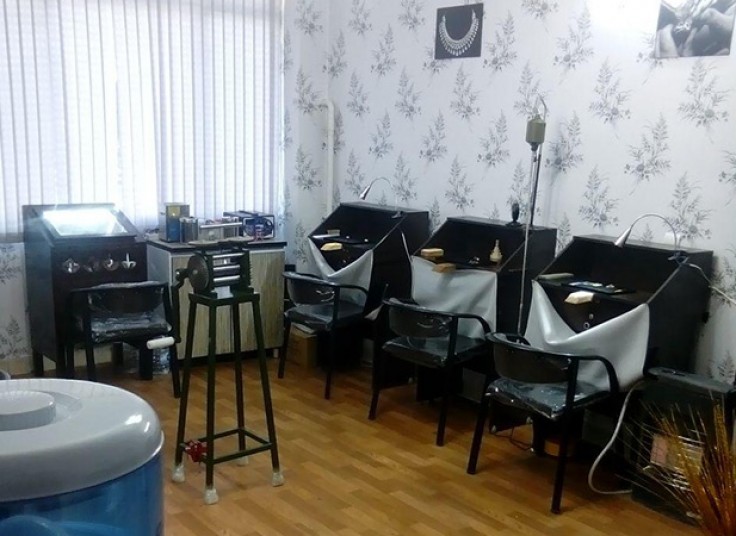 طلا و جواهرسازی موسسه فروغ فلق