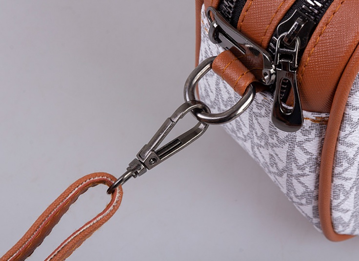 کیف دوشی زنانه Michael Kors