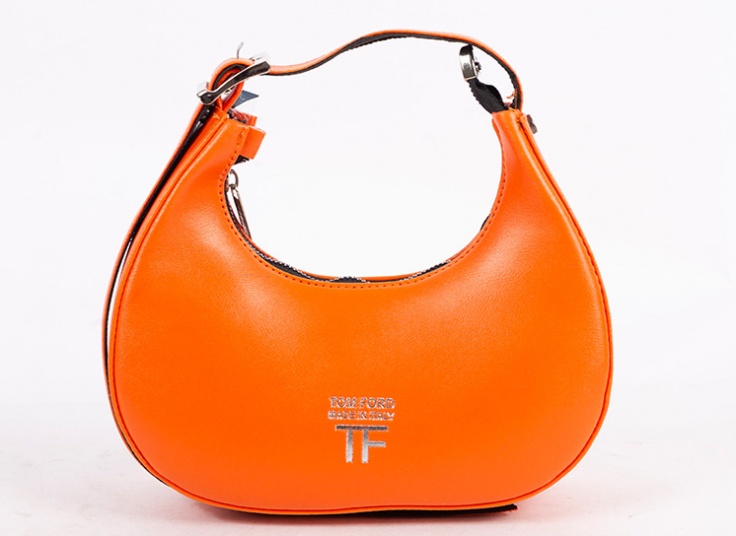 کیف هلالی زنانه TOM FORD