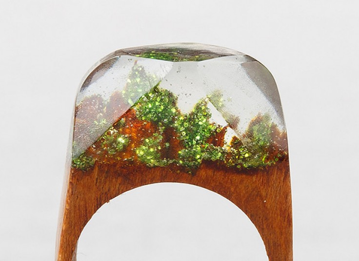 انگشتر چوبی نگین مینیاتوری