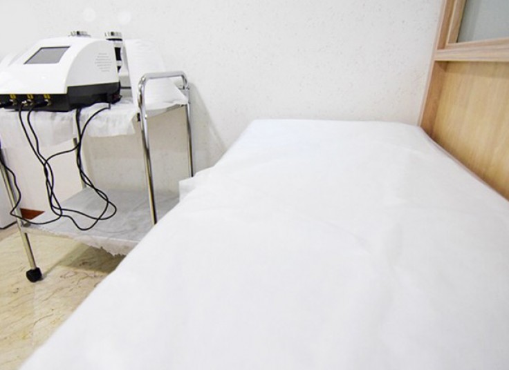 لیزر موهای زائد با دستگاه دایود کلینیک فاران استاتیک