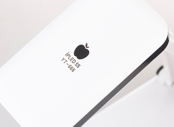 چراغ مطالعه تاشو Apple