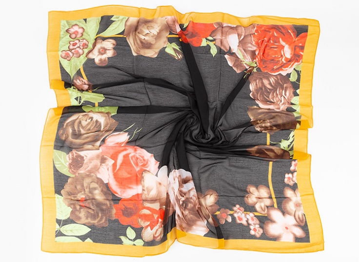 روسری گلدار