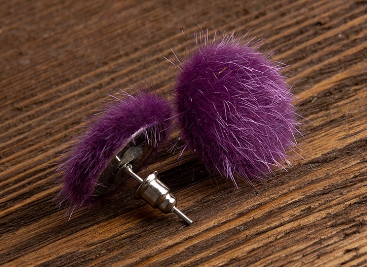 گوشواره میخی پشمی