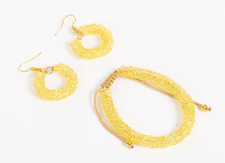 گوشواره و دستبند کریستالی