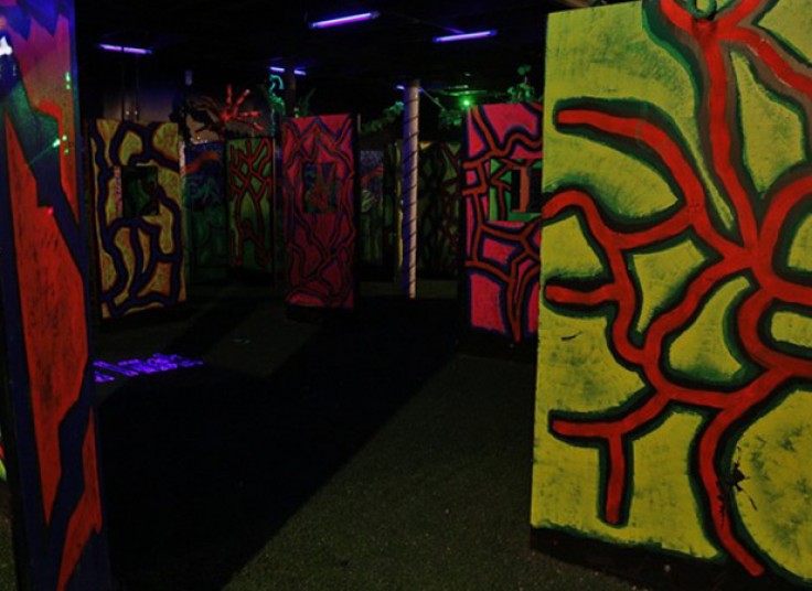 بازی لیزرتگ باشگاه پرواز