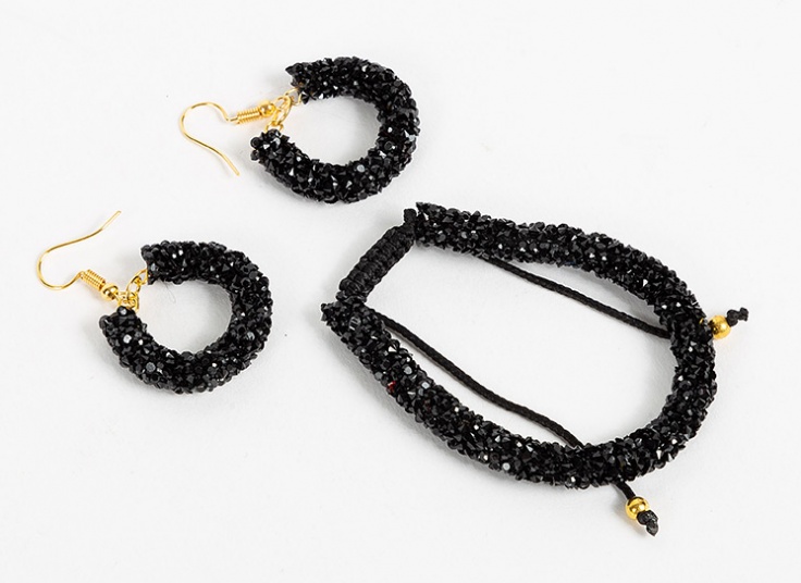 گوشواره و دستبند کریستالی