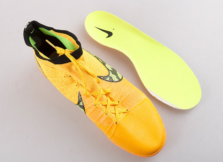 کفش فوتبالی NIKE