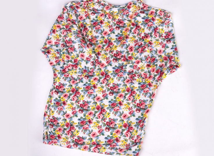 بلوز زنانه گلدار آستین سه ربع