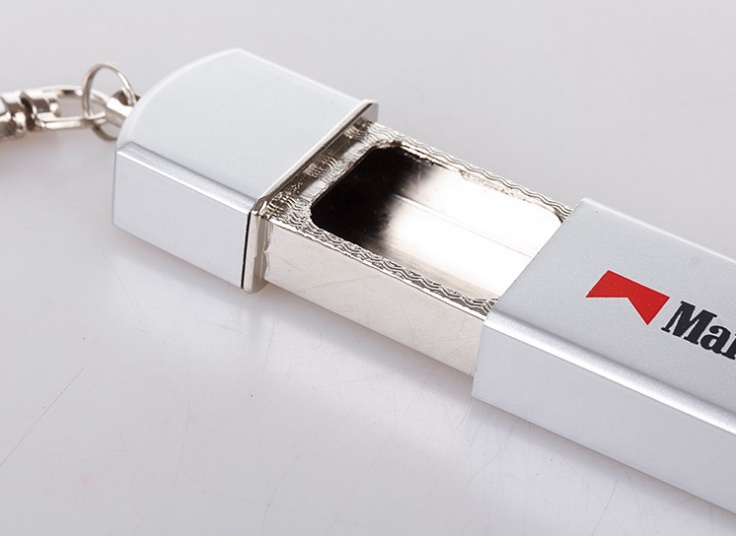 زیر سیگاری جیبی طرح Marlboro