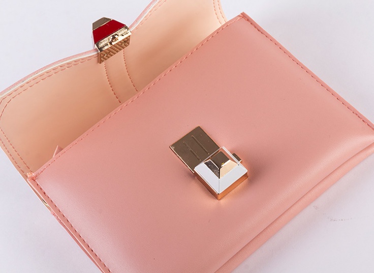 کیف دوشی زنانه سگک دار Triangle