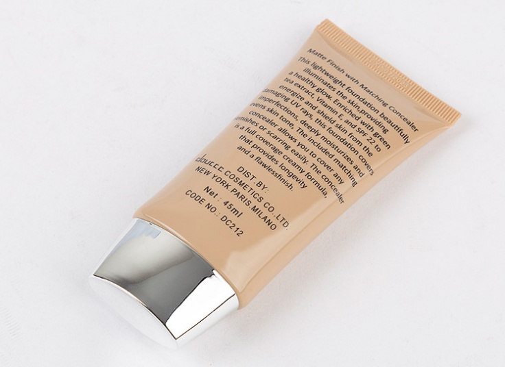 کرم پودر کانسیلردار طرح doucce