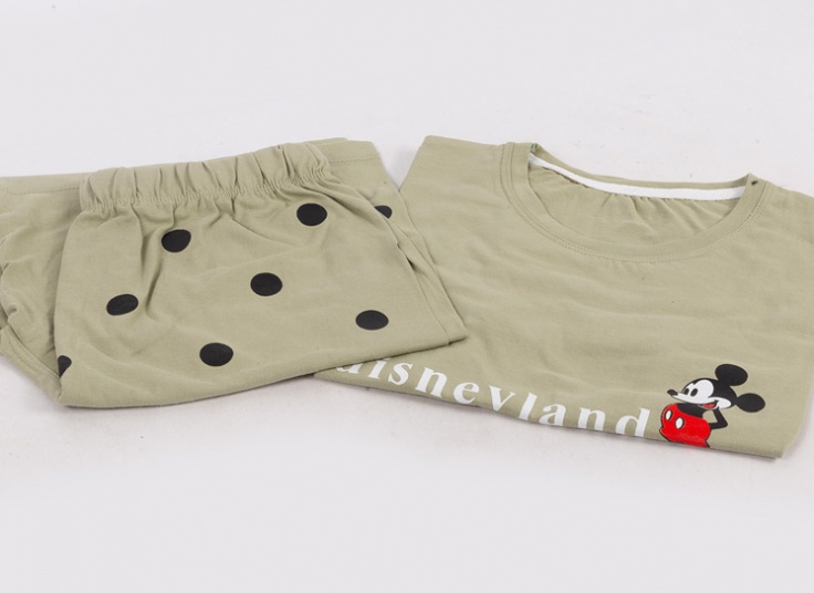 ست کراپ و شلوارک زنانه