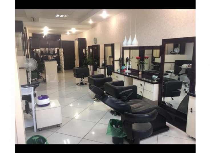 ماساژ صورت و گردن در آرایشگاه ویان