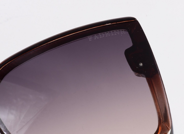 عینک آفتابی زنانه Fadeinr مدل 3511