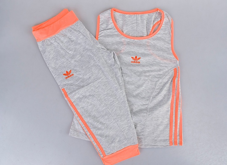 تاپ و برمودا زنانه طرح adidas