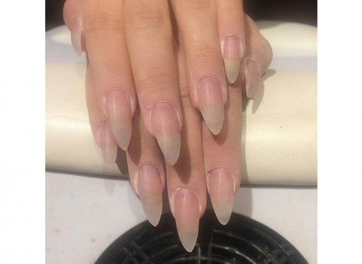 خدمات ناخن در سالن سحر