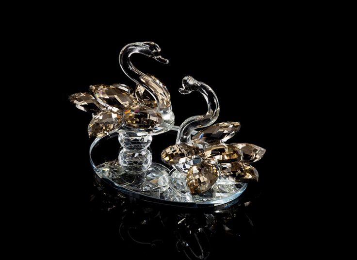 مجسمه قو کریستال