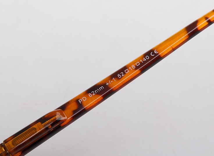 عینک طبی نمره دار REZARO