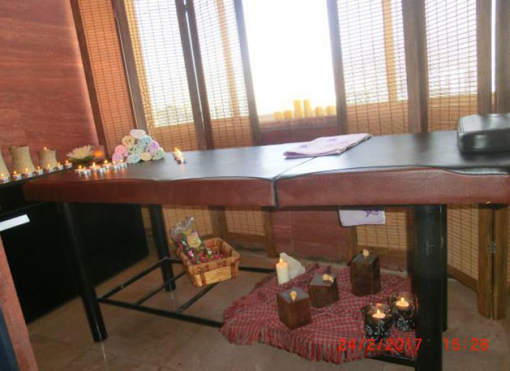 پکیج پاکسازی و ماساژ سالن مینا مرادی