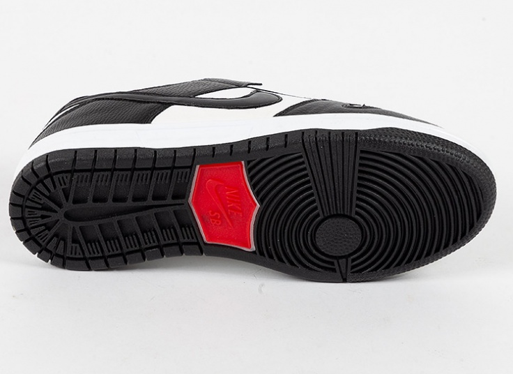 کتانی زنانه طرح Nike