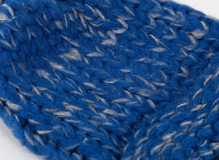 کلاه بافت منگوله دار