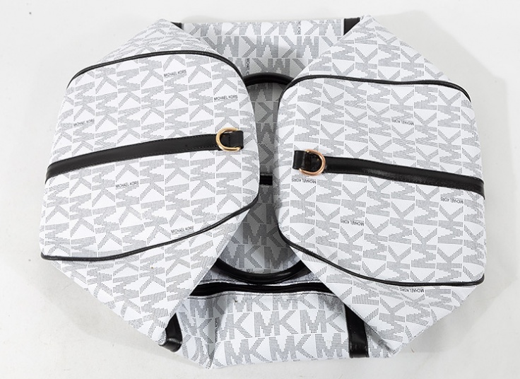 ساک مسافرتی