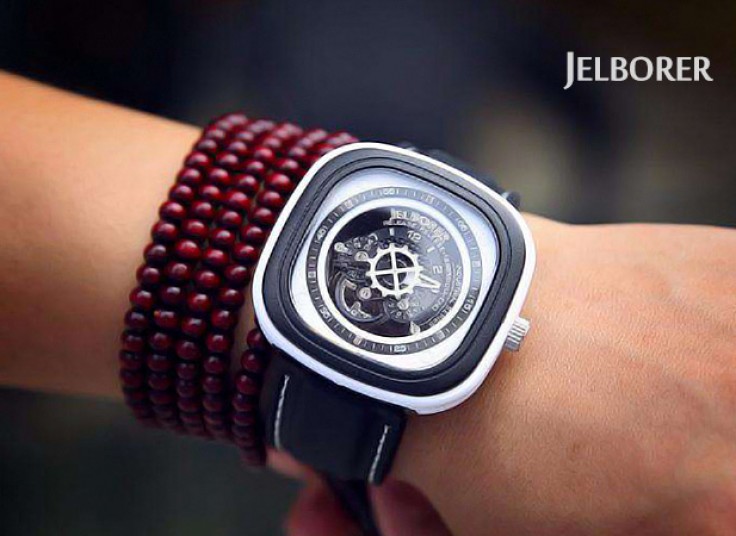 ساعت طرح SEVENFRIDAY