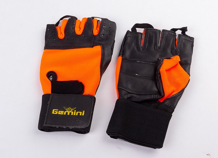 دستکش ورزشی