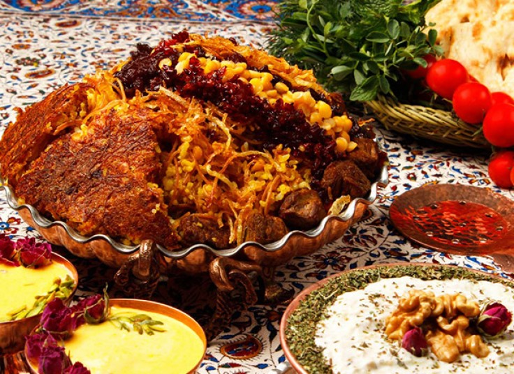 افطاری و شام در رستوران سنتی سایمان