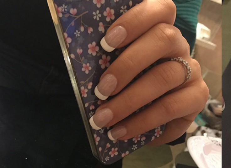 آموزش کاشت ناخن در سالن روم 7