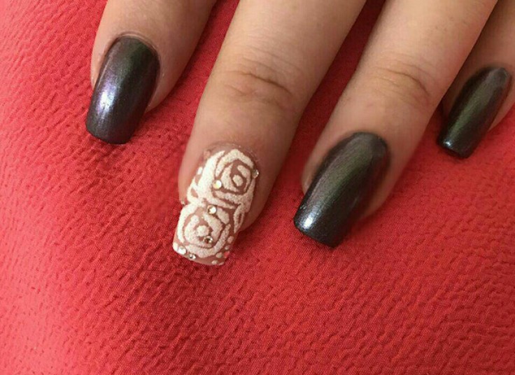 خدمات ناخن سالن چهره نگاران