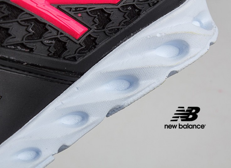 کفش ورزشی زنانه New Balance