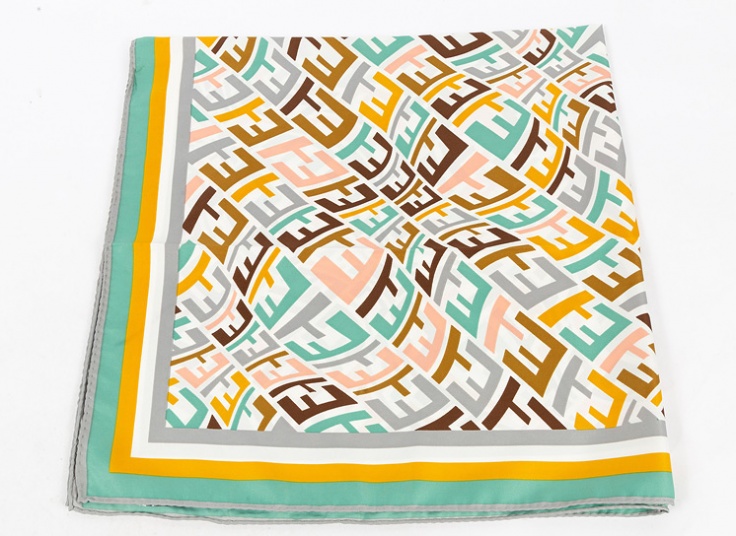 روسری ساتن ابریشم طرح Fendi