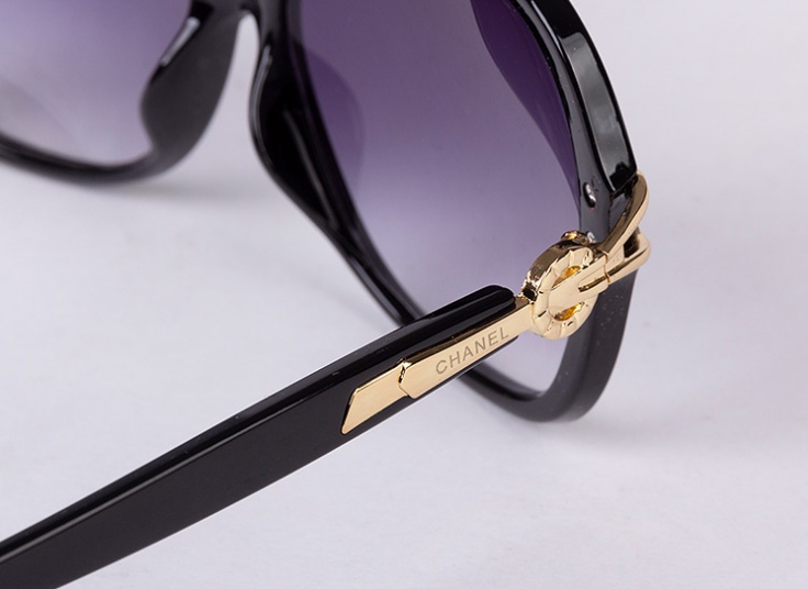 عینک آفتابی زنانه CHANEL سری butterfly