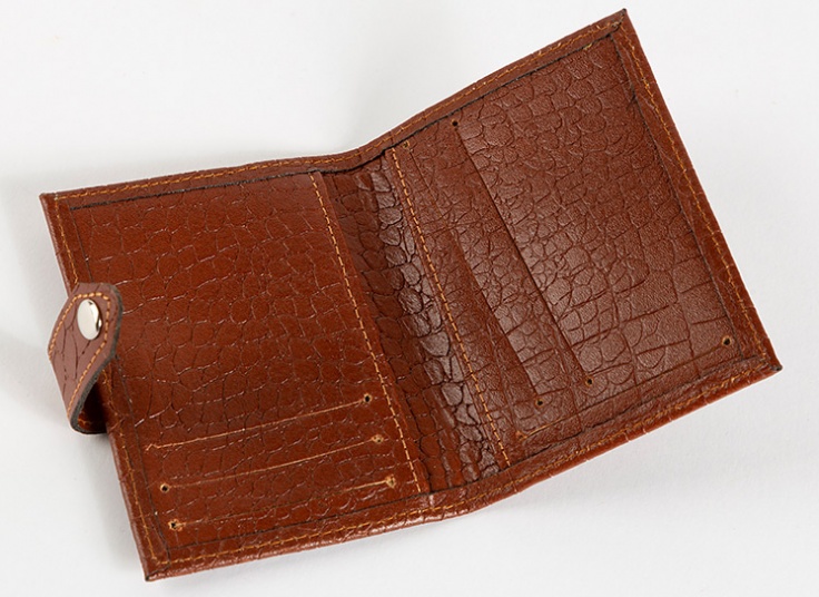 جاکارتی چرمی دکمه دار